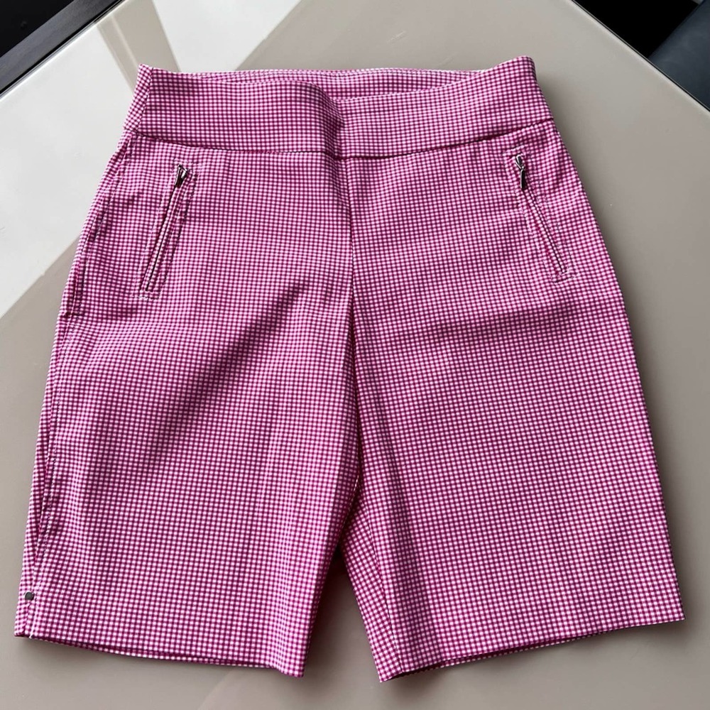 Stylish Attyre,  Elastic Waist Short, Size 8 Petite.$22